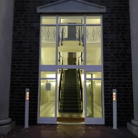 Wohlfuehl-wohnung In Gehobener Gegend *