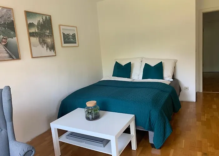 Wohlfuehl-wohnung In Gehobener Gegend شقة *