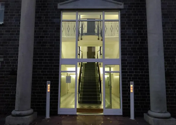 Wohlfuehl-wohnung In Gehobener Gegend *